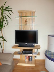 TV-Möbel in Ahhorn mit variablen Böden